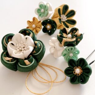 つまみ細工　髪飾り　卒業式　成人式　七五三　グリーン　ゴールド